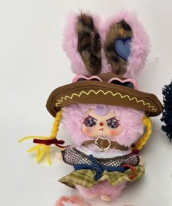 ตุ๊กตา Baby Three Wild Cowboy Limited พร้อมป้ายห้อย ดีไซน์น่ารัก ของสะสม ตุ๊กตาสัตว์นุ่มนิ่ม ของขวัญสุดสร้างสรรค์ ทันสมัย ขนาด 1/6 สำหรับเด็กอายุ 14 ปีขึ้นไป - Product Image 3