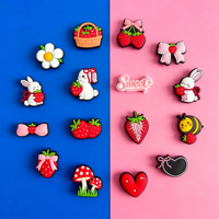Breloques et clips décoratifs pour chaussures en PVC souple, motifs mignons de dessins animés (nœud, abeille, marguerite, champignon, lapin, fraise), accessoires DIY pour sandales
