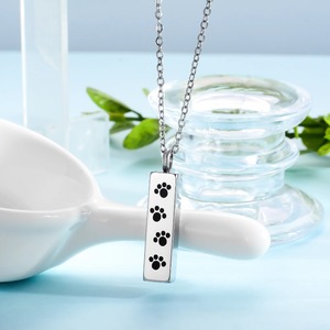 Pendentif urne commémorative pour animaux de compagnie en acier inoxydable, forme de patte verticale cubique, bijou personnalisé, collier souvenir pour chat et chien - Product Image 3