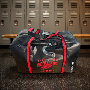 Bolsa de lona de vinilo negra con correas rojas y negras, cierre de cremallera para artículos deportivos - Product Image 2