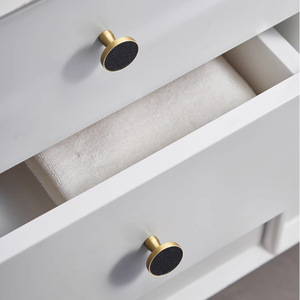 EADER-Manija de puerta de armario de concha de perla de latón nórdico Manija de armario de cajón simple moderna Manija de armario de ropa Manija pequeña - Product Image 2