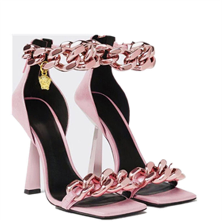 Buzo Florecer binario tacones negros sin plataforma - ecell-fms.com