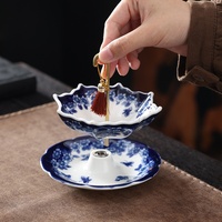 Filtre à thé rotatif en céramique bleu et blanc de style chinois en forme de parapluie, ornement de table à thé, ensemble de thé Kung Fu