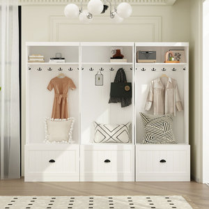 Meuble d'entrée modulaire blanc personnalisé à 3 modules avec armoire, crochets métalliques, tiroir en panneau rainuré et assise rembourrée - Product Image 1
