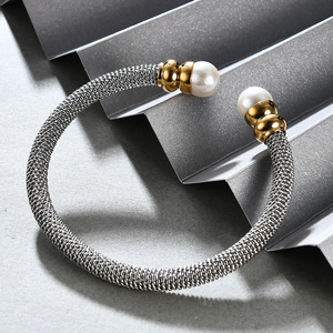 Bracelet en perles en acier inoxydable, câble de 5 mm avec incrustation de perles pour femmes, à porter au quotidien - Product Image 2