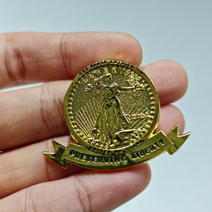 Insignia de Metal con Diseño Personalizado, Estatua de <span class=keywords><strong>la</strong></span> <span class=keywords><strong>Libertad</strong></span> con Moneda de Águila Americana, Recuerdo Chapado en Oro - Product Image 5