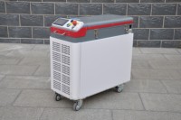 Machine portative de nettoyage de laser de Yag UV de CO2 de haute performance pour l'impulsion efficace de fibre de surface de PVC de métal de rouille de bois pour l'usage à la maison