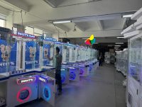 Игровой автомат с краном для 4 игроков, мини-автомат для выдачи призов, автомат для обмена жетонов (кран-машина)