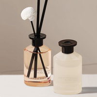 Diffuseur de parfum en verre rose dégradé de luxe avec bâtonnets en fibre courbés, fleur en céramique, décoration d'intérieur, marque privée, cadeau pour mariage, hôtel, spa