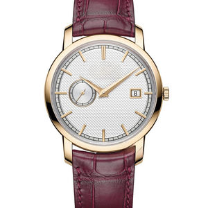 ปฏิทินขนาดเล็กที่ตำแหน่งสามนาฬิกา และเข็มวินาทีขนาดเล็กที่ตำแหน่งเก้านาฬิกา ช่วยเสริมกันและทำให้ดูสมบูรณ์แบบ นาฬิกาข้อมือผู้ชายแบบกลไก - Product Image 2