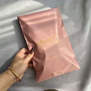 Sobres de Correo de Polietileno Biodegradables y Reciclables con Impresión Personalizada de su Logotipo, Bolsa de Transporte Rosa para Ropa - Product Image 1