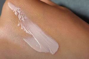 Un superventas de alta calidad, 50ml, <span class=keywords><strong>crema</strong></span> de protección solar <span class=keywords><strong>y</strong></span> aislamiento dos en uno, una <span class=keywords><strong>crema</strong></span> Natural para iluminar la piel - Product Image 4