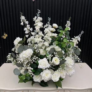 EG-S281 Moderna Decoración Floral Artificial para Bodas, Camino de Rosas Blancas y Hortensias, Arco Roto, Decoración de Altar - Product Image 6