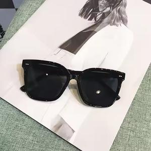 Hot Sale Classic Fashion Sunshade Ladies Men Sunglasses Retro Outdoor <b>Large</b> <b>Frame</b> Sunglasses - Product Image 4