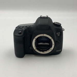 Appareil photo reflex numérique plein format Canon 5D3 A+ d'<span class=keywords><strong>occasion</strong></span> avec chargeur de batterie pour le tournage de documentaires - Product Image 1