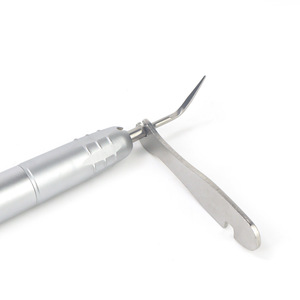 Herramienta de limpieza dental neumática de 4 orificios de alta frecuencia para eliminar sarro dental con certificación CE - Product Image 2