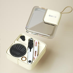 Kit de couture portable Ekomio, carré, compact en plastique, avec aiguilles, fils et outils pour la maison et le dortoir - Product Image 3