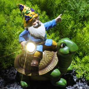 Gnomo de Jardín con Luz Solar Sentado sobre una Estatua de Tortuga, Escultura de Resina para Exteriores, Artesanía para Regalos con Temática de Anime - Product Image 2