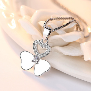 Thiết kế mới bốn lá cỏ ba lá cánh hoa cỏ vàng mạ đồng thân thiện với môi ngắn mặt dây chuyền vòng cổ Thẻ quà Tặng May Mắn quyến rũ <span class=keywords><strong>shamrock</strong></span> - Product Image 4