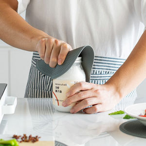 Ensemble de 3 dessous-de-plat en silicone alvéolé multi-usages, antidérapants, résistants à la chaleur, imperméables et isolants pour la table - Product Image 6