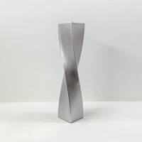 Trophée en métal torsadé de haute qualité, colonne en alliage de zinc, logo personnalisé bleu, impression UV, médaille de style sportif durable