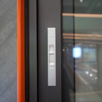 Ventanas correderas de aluminio con rotura de puente térmico de diseño moderno para aislamiento térmico residencial exterior de Villa con pantalla