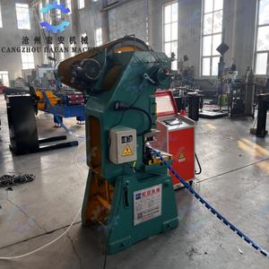 Machine de poinçonnage automatique contrôlée par PLC avec boîte de vitesses et moteur - Product Image 3