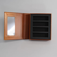 Boîte cadeau personnalisée de luxe en carton kraft avec fermeture magnétique, emballage pliable pour chaussures/vêtements, finition UV noire de luxe