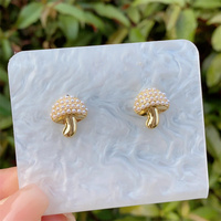 1 paire de clous d'oreille plaqués or 18 carats en cuivre zircon en forme de cœur de style classique rétro moderne