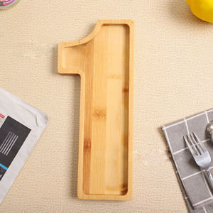 Plateau en bois en forme de chiffre 1 pour servir des fruits, du fromage, décorer des fêtes, assiette à collations - Product Image 1