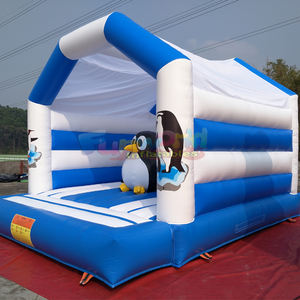 Castillo inflable infantil con diseño de pingüino - Product Image 2