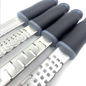 Râpe à main en acier inoxydable pour gingembre, ail, légumes avec brosse <span class=keywords><strong>de</strong></span> nettoyage - Product Image 3