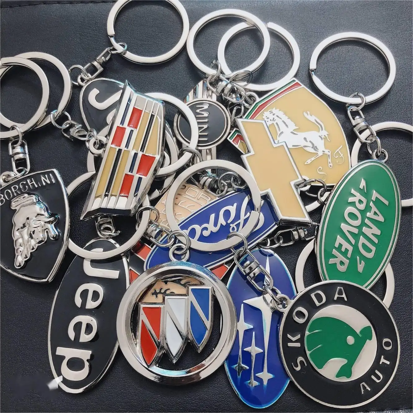 Zinc Alloy High Quality Car Accessories Keychain For Car Keys Best Gifts Key For Men Car Key Holder
