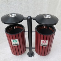 Poubelle extérieure de rue à 2 compartiments en bois et métal avec cendrier pour le recyclage et le stockage des déchets