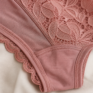 Braguitas de encaje Morandi Dusty Rose para mujer, de talle medio-alto con encaje en forma de V, transpirables con refuerzo de algodón de malla, elegantes. - Product Image 5