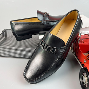 Mocassins en cuir véritable pour hommes, bout carré, respirants, semelle souple, chaussures décontractées d'été avec décoration à boucle - Product Image 2