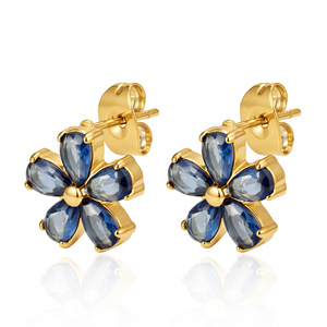Nouveauté Mode Boucles d'oreilles clous fantaisie fleur noble plaquées or 18 carats avec zircons cubiques multiples Bijoux fins - Product Image 4