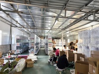 Machine à poupées entièrement transparente populaire pour centre d'arcade, éclairage dégradé coloré, jeux à monnayeur conviviaux pour enfants et adultes