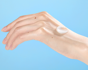 Crema calmante con ácido hialurónico de bajo peso molecular Torriden DIVE-IN 100ml - Product Image 3