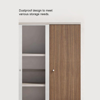 Armoire de rangement modulaire avec portes supérieures en verre et placard inférieur en bois, unité murale pour projet de bureau