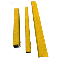 Profilés FRP avec surface texturée et technique de moulage pour escaliers de passerelle - Service de découpe et options de longueurs variées