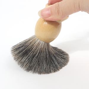 Jabón de alta calidad Original <span class=keywords><strong>barba</strong></span> pura cara negra madera venta al por mayor Etiqueta Privada madera de bambú hombres brocha de afeitar tejón - Product Image 4