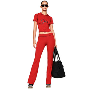 Conjunto de Dos Piezas Gia, Chaqueta con Capucha y Pantalones Cortos Estampados, Corte Ajustado, Elástico, <span class=keywords><strong>Chándal</strong></span> para <span class=keywords><strong>Mujer</strong></span>, Listo para Enviar, Stock Disponible - Product Image 4