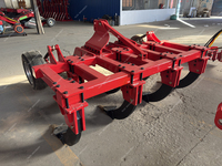 Sous-soleuse montée sur tracteur pour labour profond, châssis robuste, roues de guidage, profondeur max. 600 mm, largeur de travail personnalisable, tiges haute performance