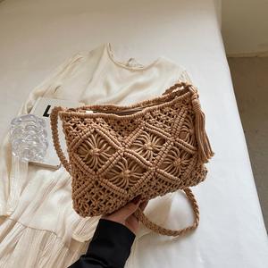 Nuevo bolso tejido de cuerda de algodón hecho a mano para mujer, bolso de playa de verano 2025 para mujer, bolso cruzado con diseño de flecos - Product Image 6