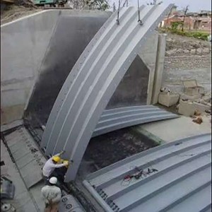 Hochleistungs-aufblasbarer Gummi-Wehr damm, effiziente Hochwassers chutz barriere für Wasserschutz projekte - Product Image 1