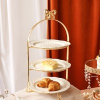 Plateau sur pied en métal de luxe léger pour table de desserts de mariage et fiançailles, idéal pour le thé de l'après-midi et les gâteaux, parfait pour la tranquillité de la cuisine.