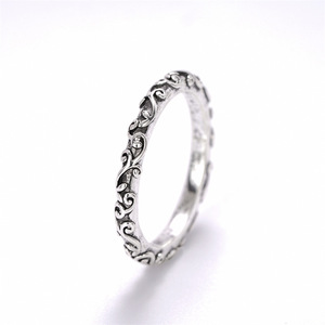 Anello Vintage con Texture Elegante, Design Minimalista, Gioiello da Donna per Uso Quotidiano, Anello Statement - Product Image 5