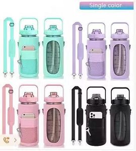 Bouteille d'eau portable 2L en plastique PC, mains libres, avec marqueur de temps motivant, poignée et paille, pour fitness, gym, sport, camping, avec pochette pour téléphone - Product Image 2