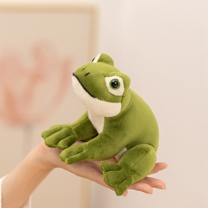 Peluche de Rana Sentada, Adorable Muñeco de Animal en Pose - Almohada Suave <span class=keywords><strong>para</strong></span> Abrazar <span class=keywords><strong>para</strong></span> Niños, <span class=keywords><strong>para</strong></span> <span class=keywords><strong>Dormir</strong></span> y Decoración de Guardería - Product Image 4